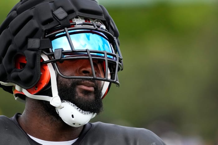Cincinnati Bengals linebacker Germaine Pratt (57) walks between stations during training camp practice at the Paycor Stadium practice facility in downtown Cincinnati on Wednesday, Aug. 10, 2022. Bengals Training Camp
